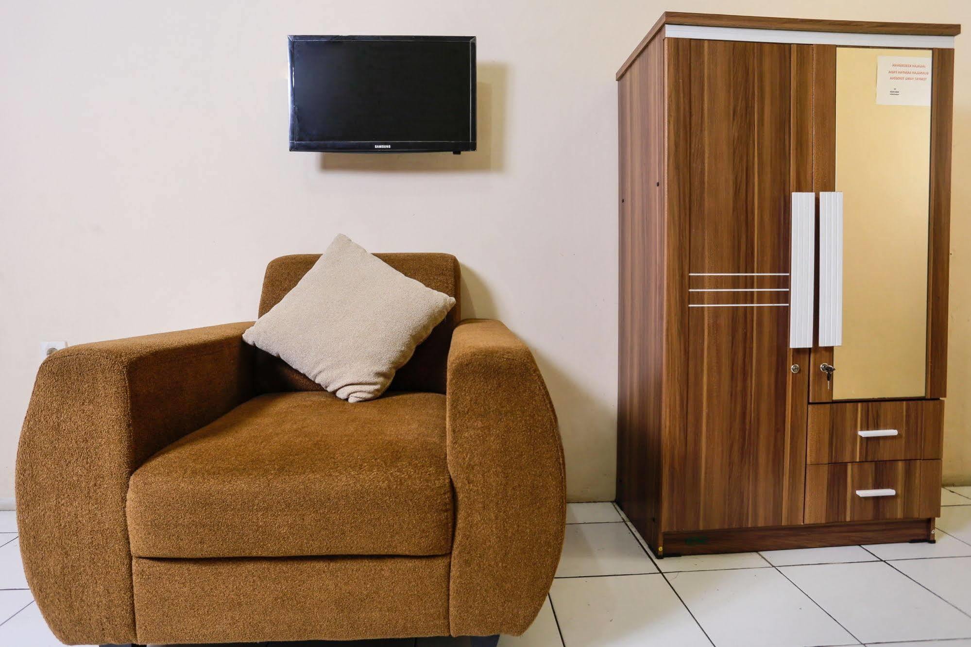 Hotel Reddoorz Near Metro Indah Mall Bandung