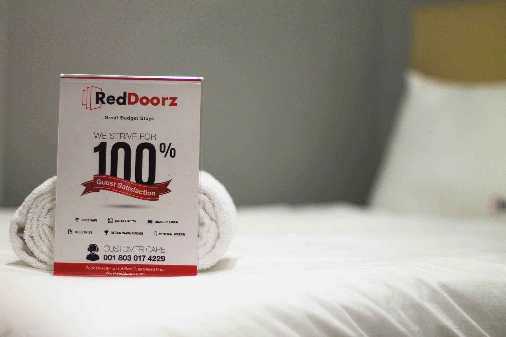 Reddoorz Near Metro Indah Mall Hotel 3*