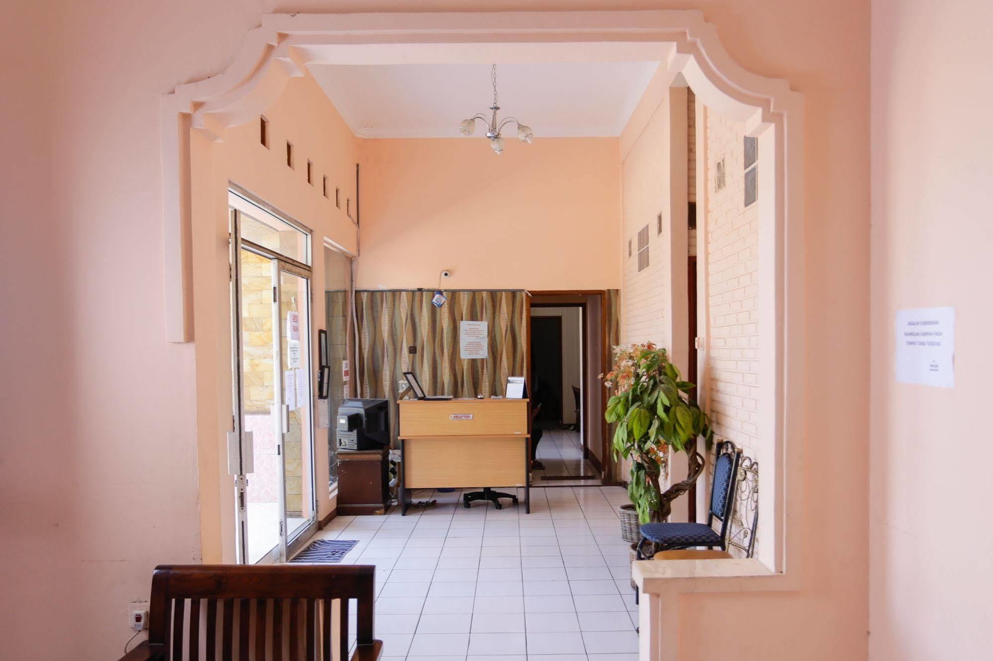 Reddoorz Near Metro Indah Mall Hotel Bandung